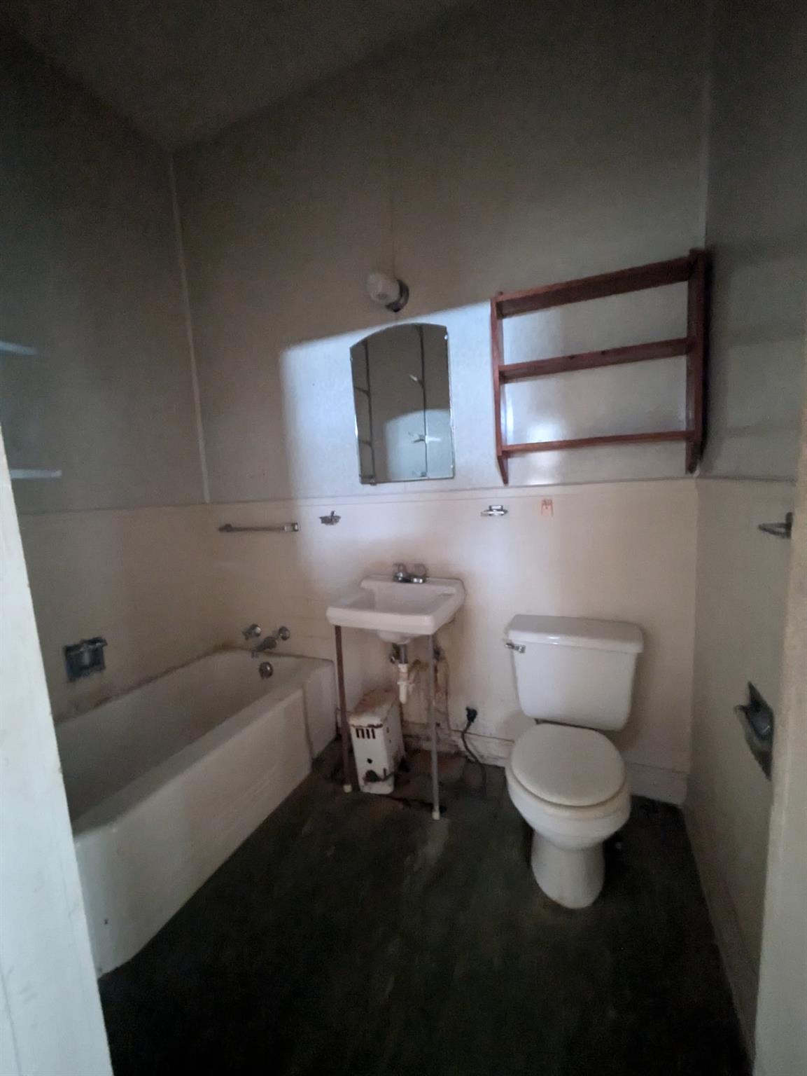 235 E Milam Ave, Rockdale, TX 76567