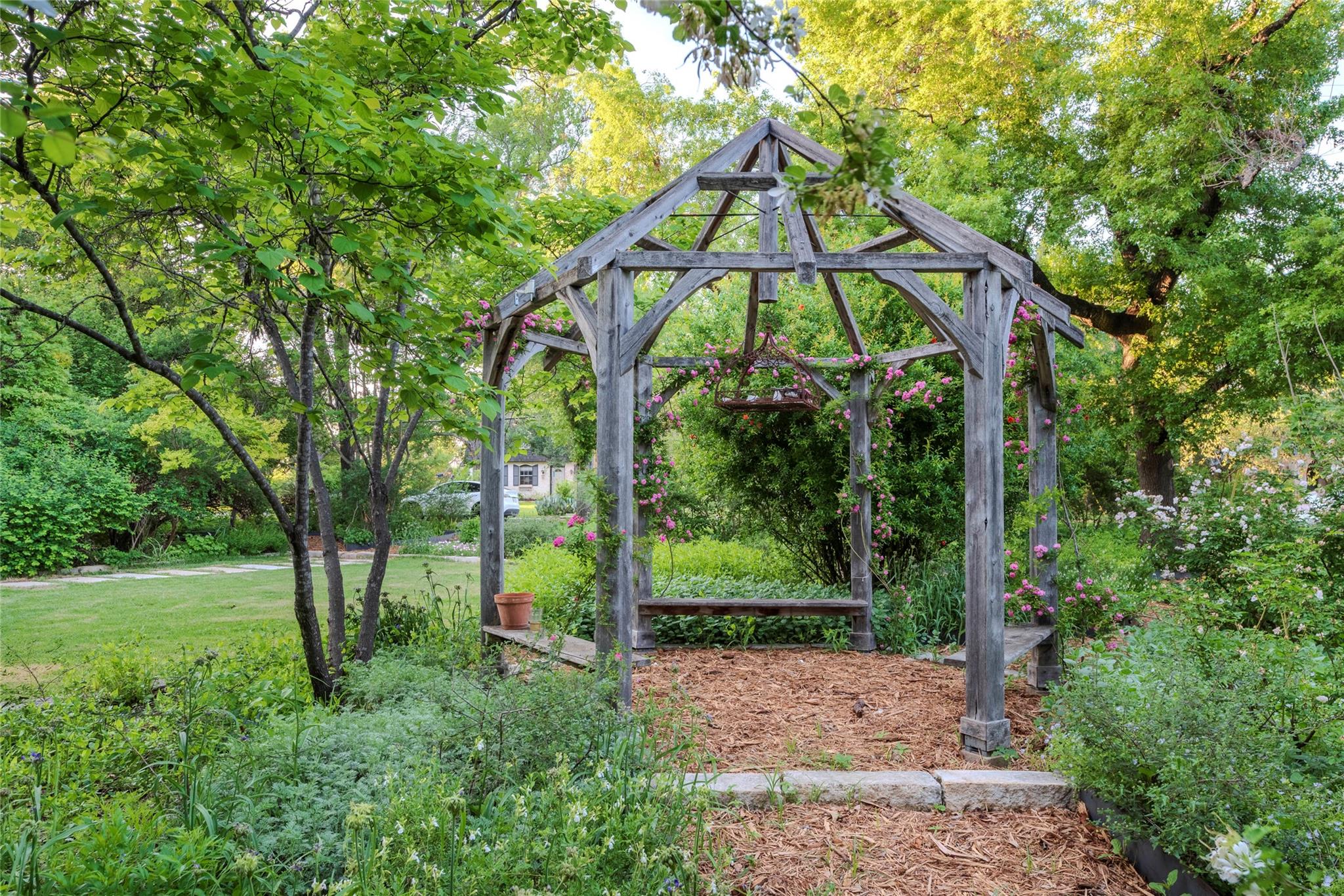 1305 W 22nd St, Austin, TX 78705