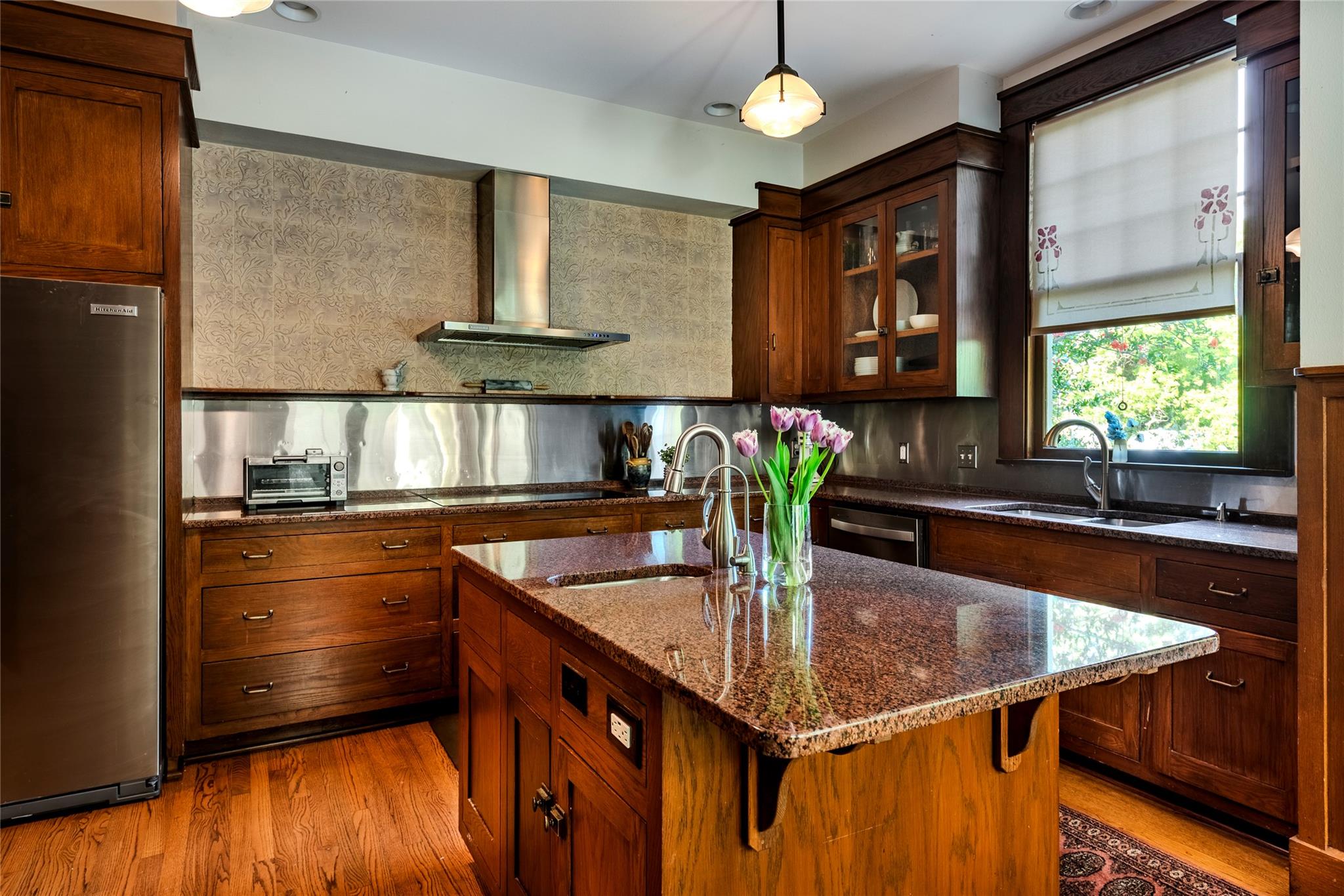 1305 W 22nd St, Austin, TX 78705