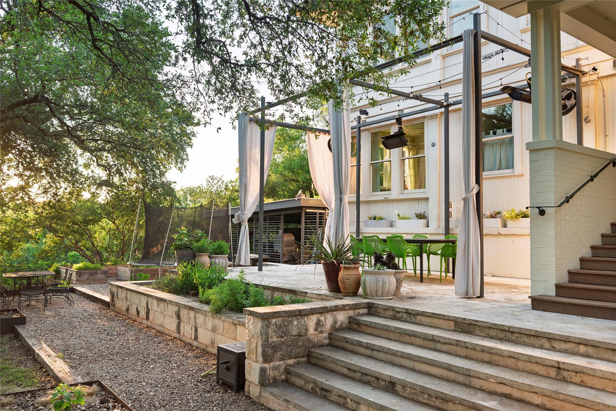 1305 W 22nd St, Austin, TX 78705