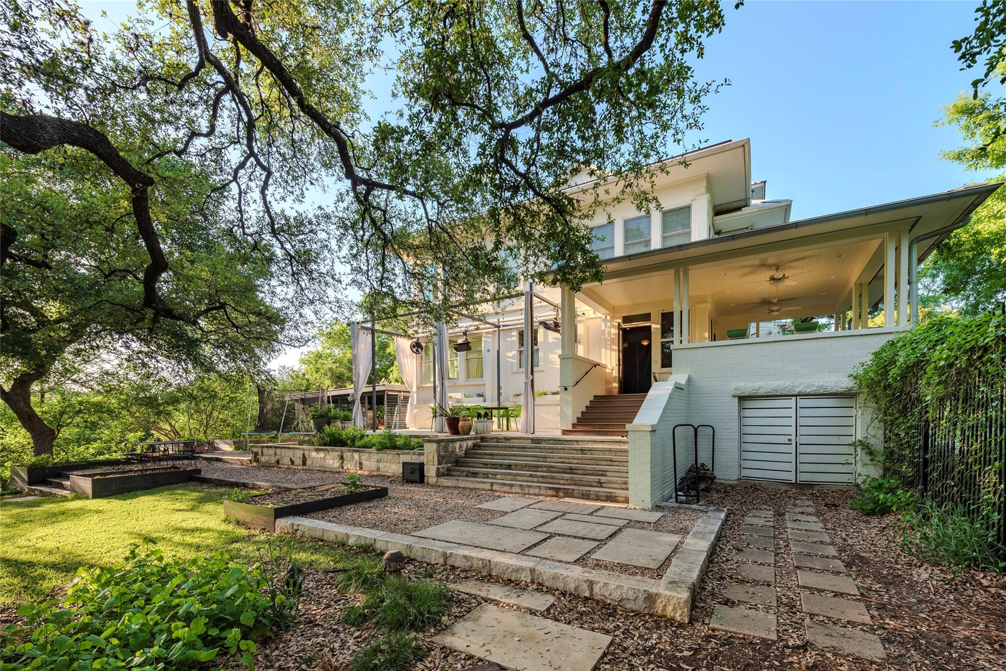 1305 W 22nd St, Austin, TX 78705