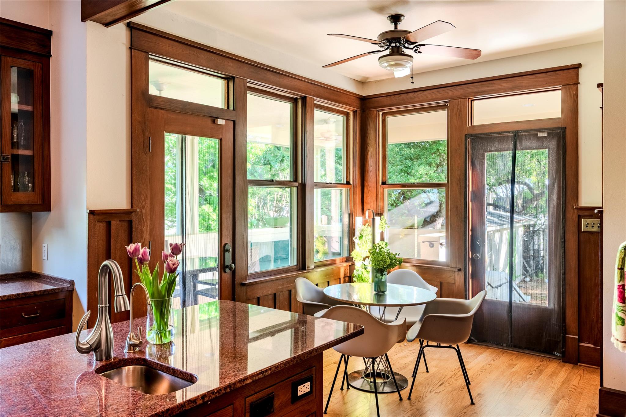 1305 W 22nd St, Austin, TX 78705