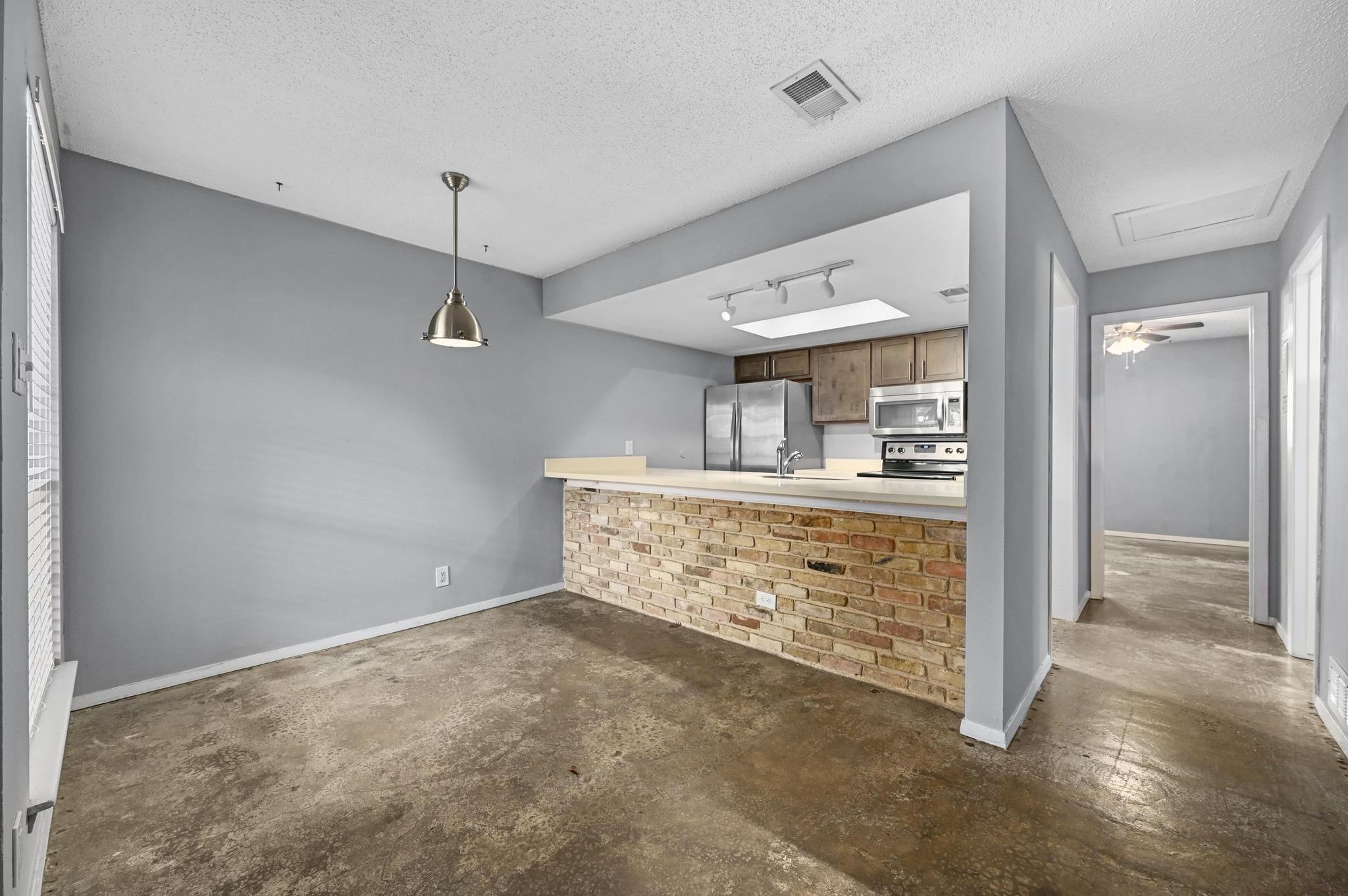 3430 Willowrun Dr, Austin, TX 78704