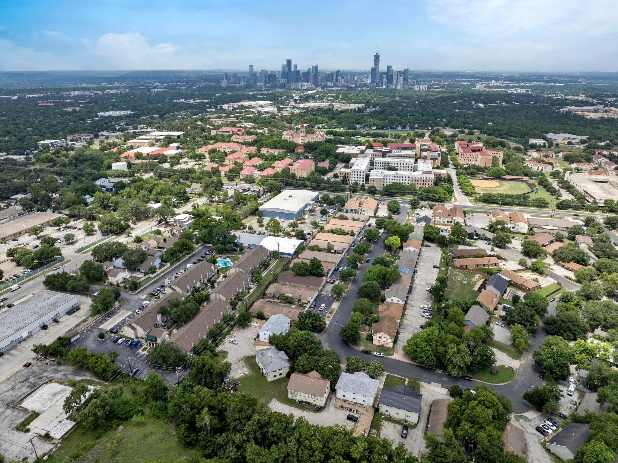 3430 Willowrun Dr, Austin, TX 78704