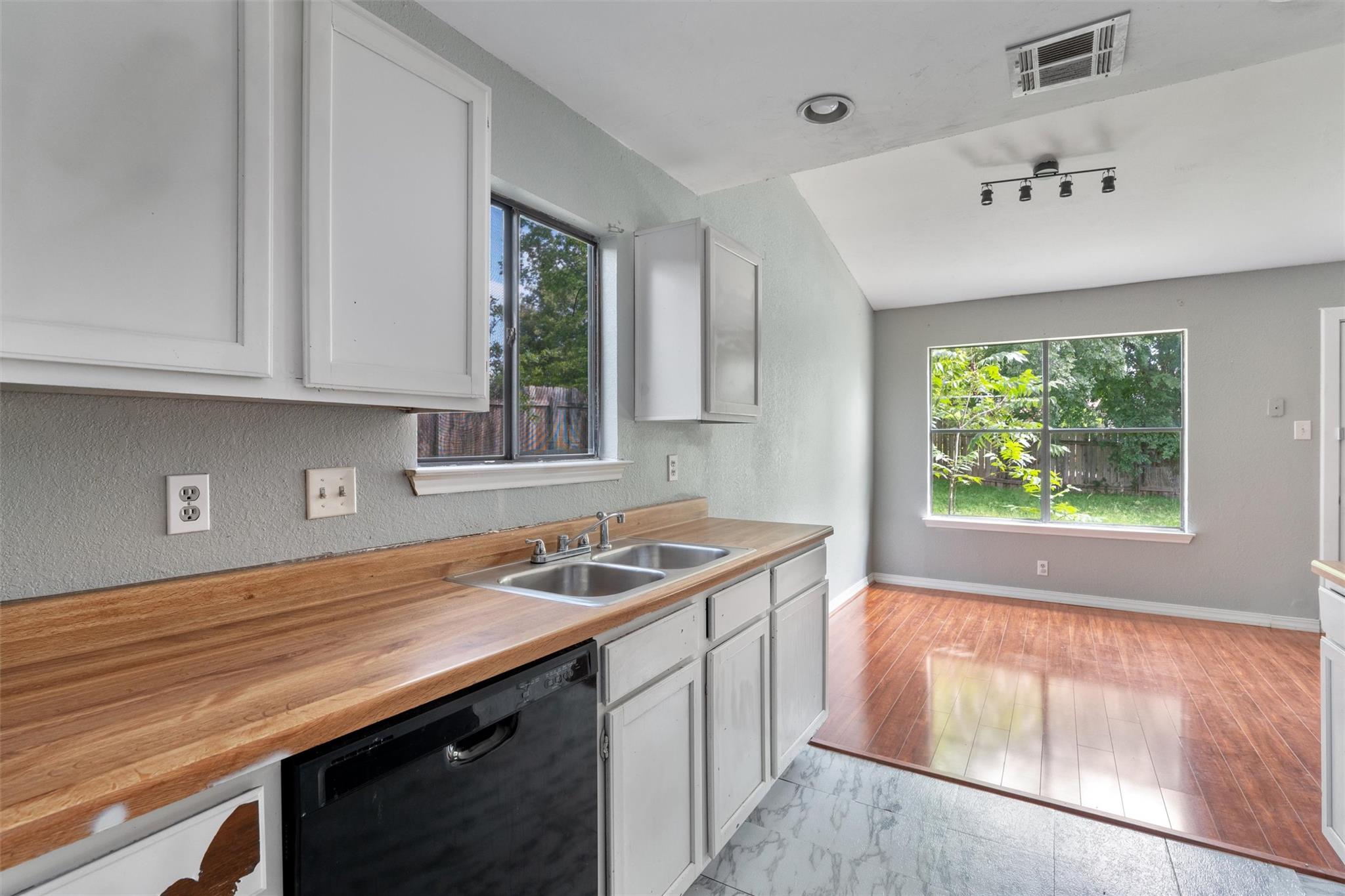 1806 Krizan Ave, Austin, TX 78727