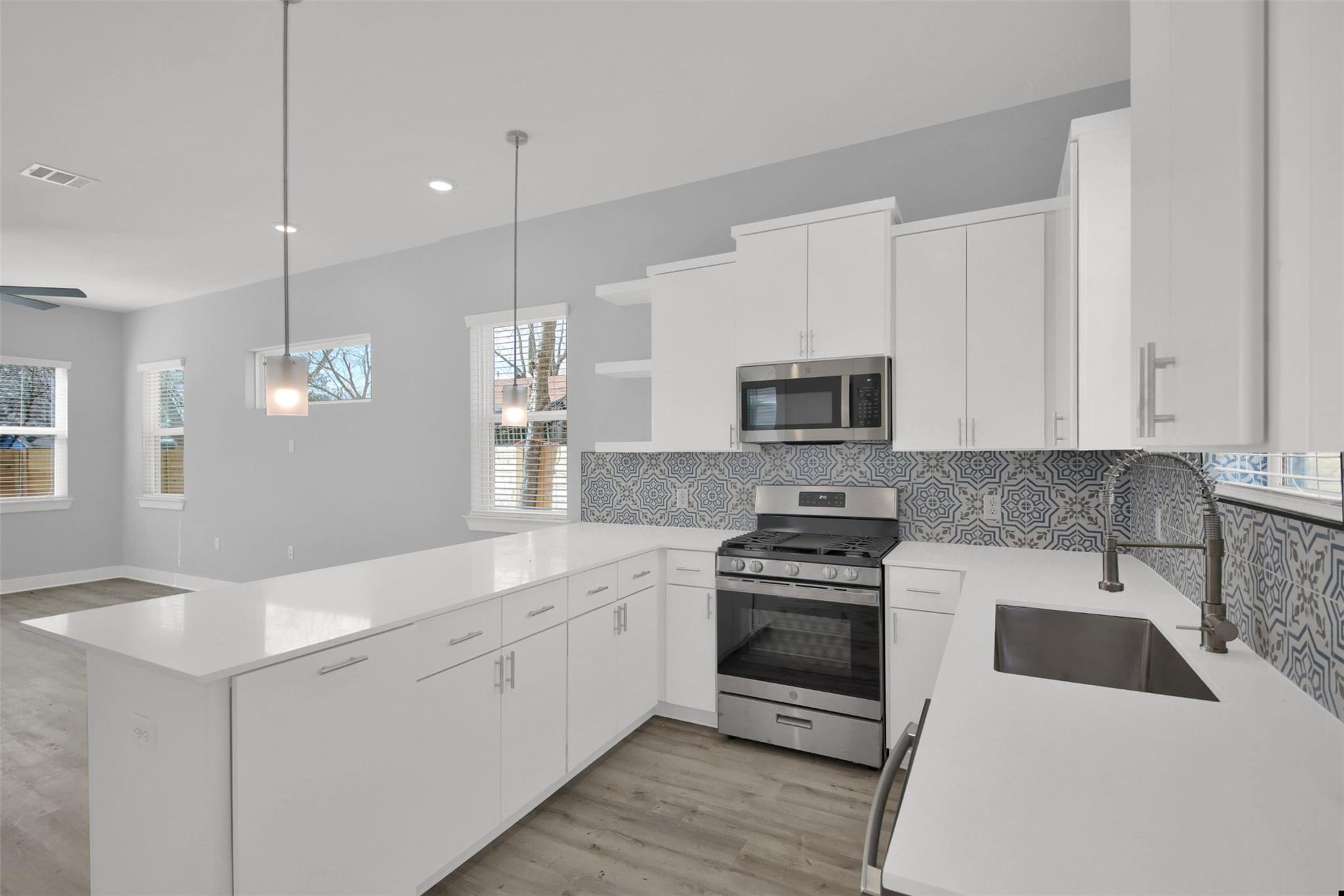 1104 Begonia Ter # 2, Austin, TX 78741