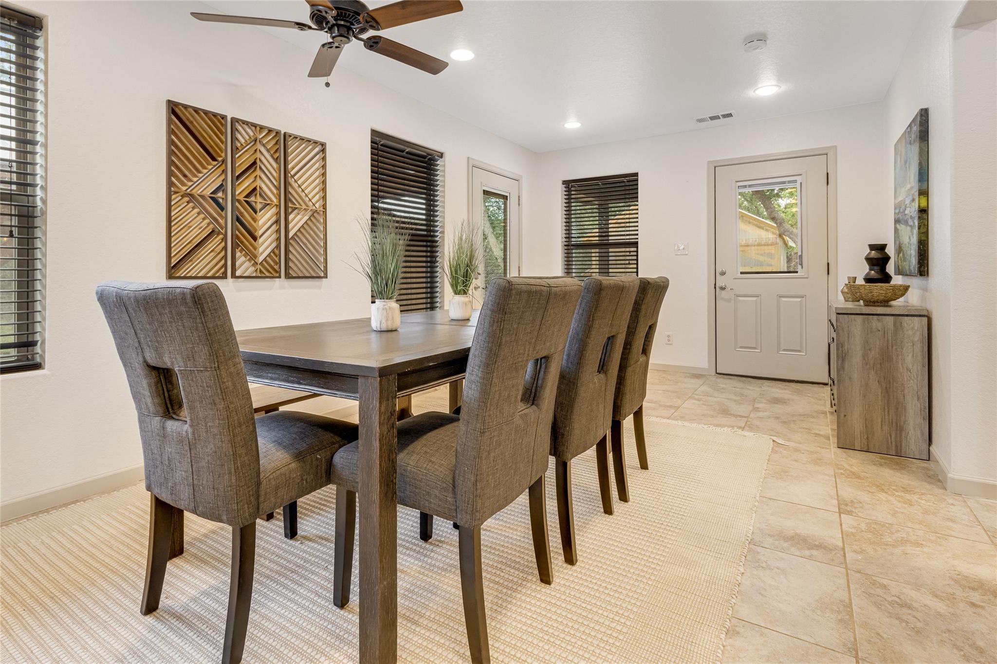 1374 Forest View Dr, Blanco, TX 78606