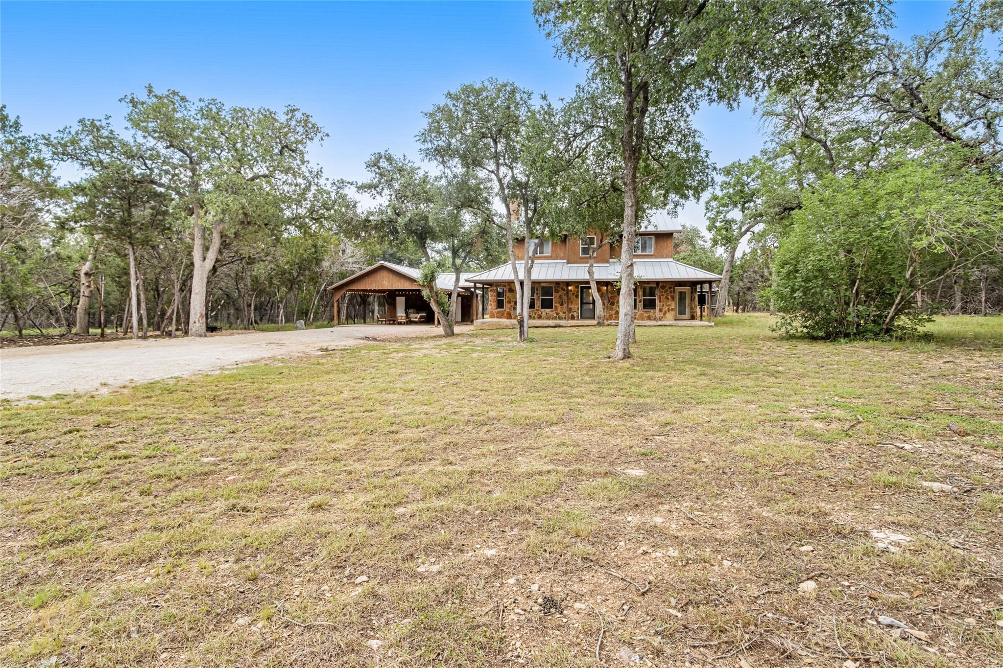 1374 Forest View Dr, Blanco, TX 78606