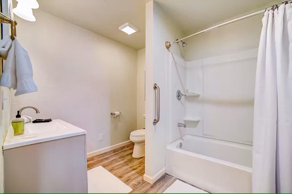 1374 Forest View Dr, Blanco, TX 78606