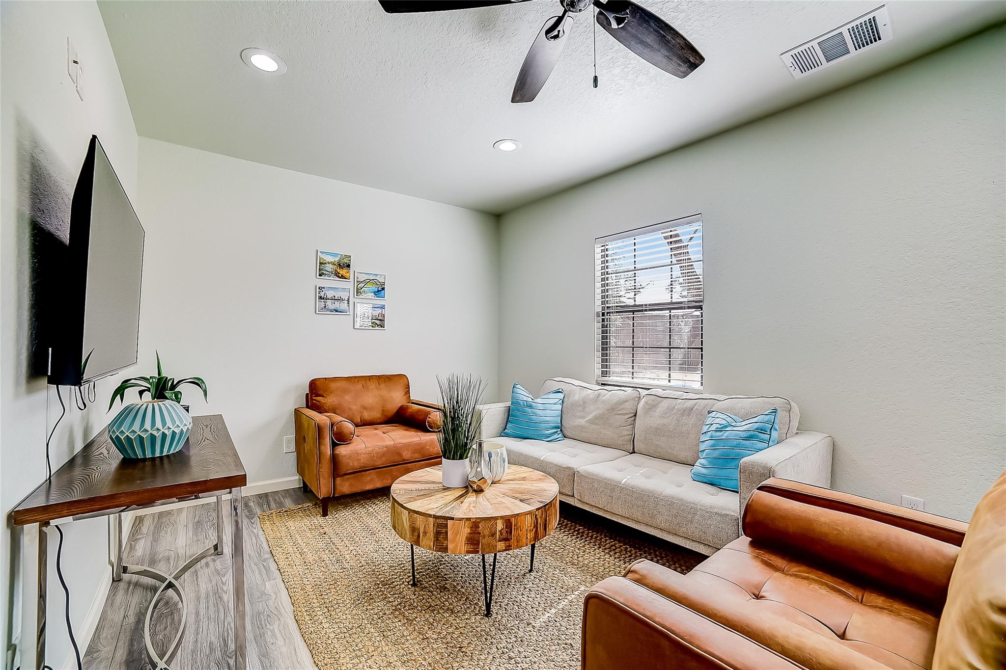 1374 Forest View Dr, Blanco, TX 78606