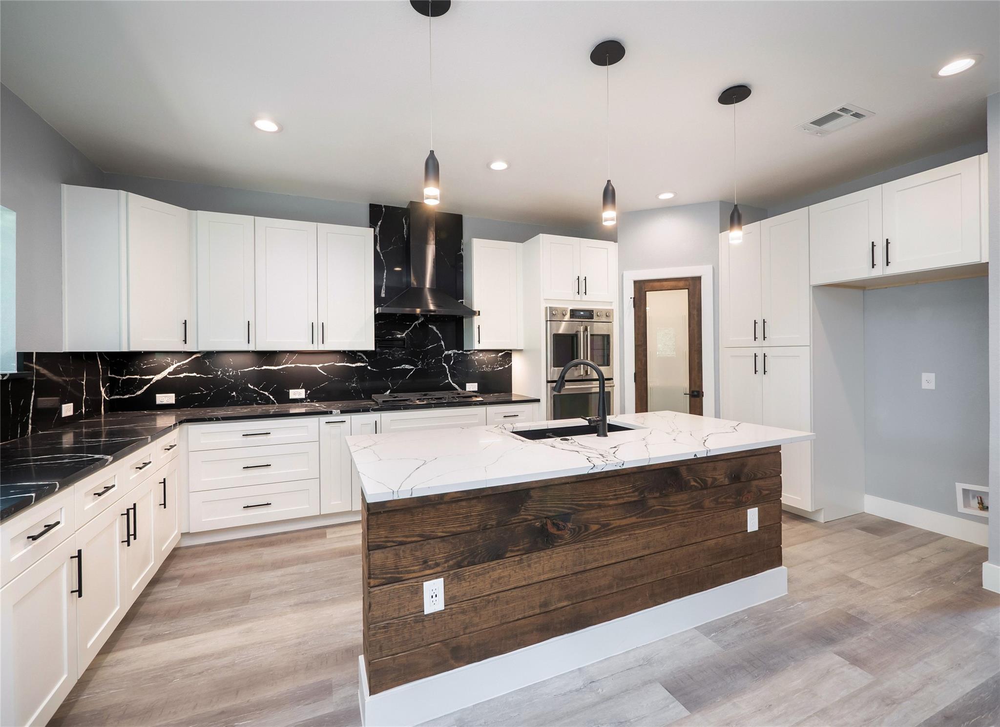 3013 Clark Ave, Lago Vista, TX 78645