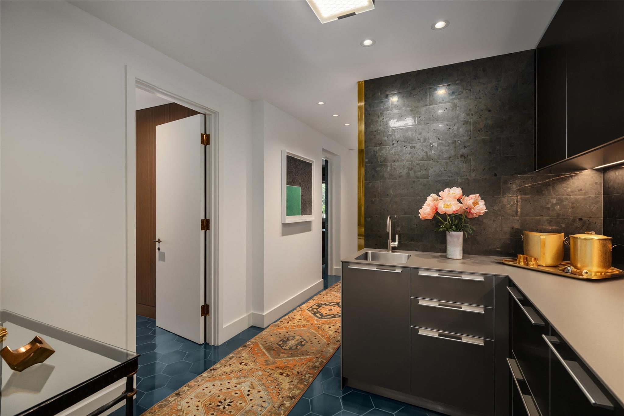 2908 Scenic Dr, Austin, TX 78703