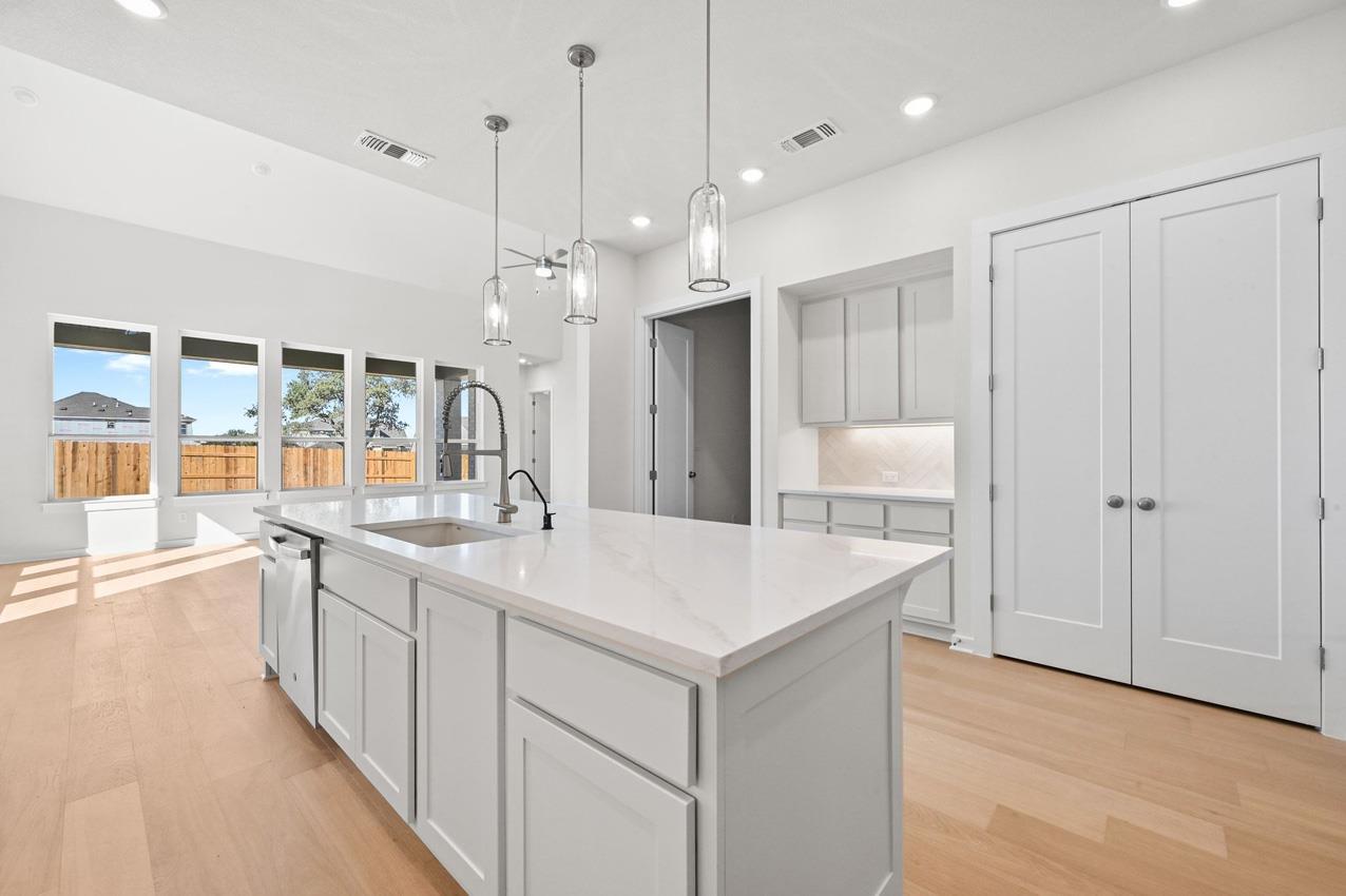 1401 Snowdrop Dr, Georgetown, TX 78628