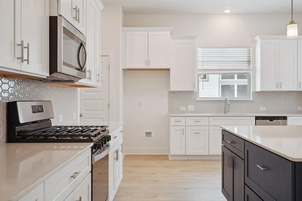 137 Tenny Ln, Kyle, TX 78640