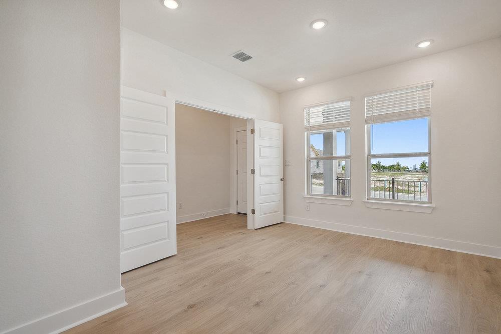 137 Tenny Ln, Kyle, TX 78640