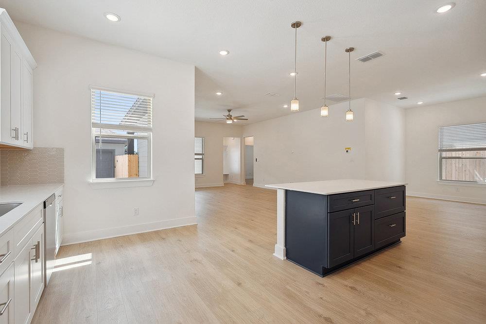 137 Tenny Ln, Kyle, TX 78640