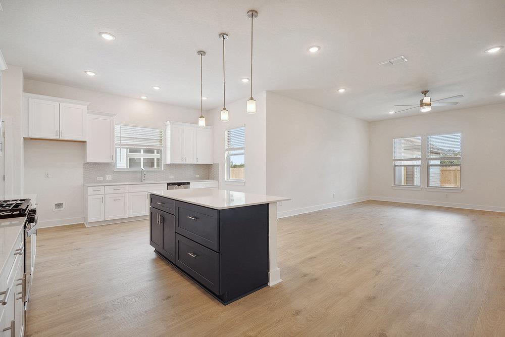 137 Tenny Ln, Kyle, TX 78640