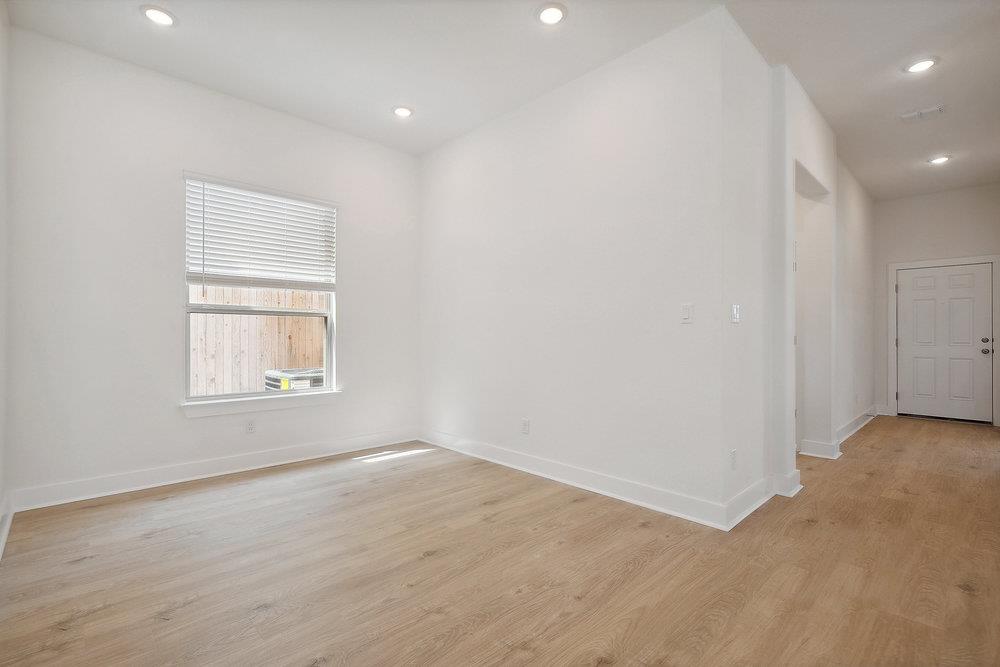 137 Tenny Ln, Kyle, TX 78640