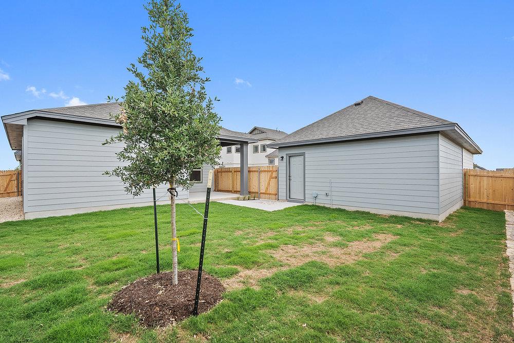 137 Tenny Ln, Kyle, TX 78640