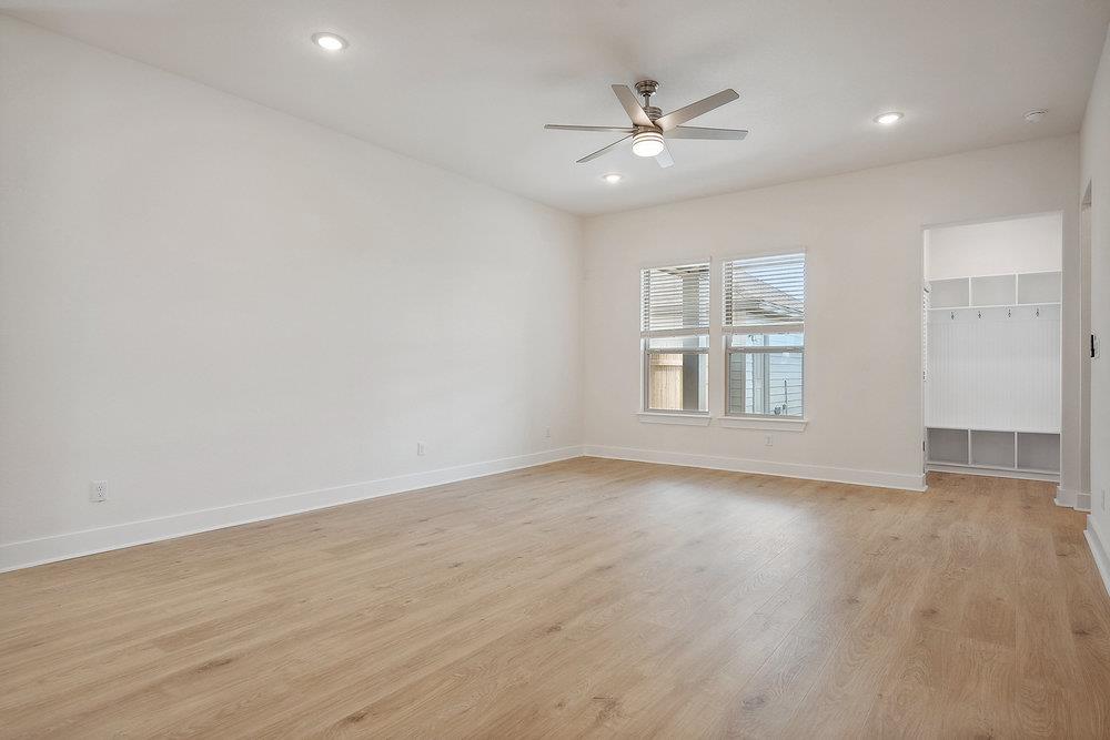 137 Tenny Ln, Kyle, TX 78640