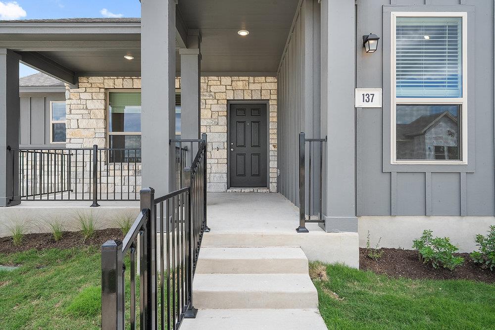 137 Tenny Ln, Kyle, TX 78640