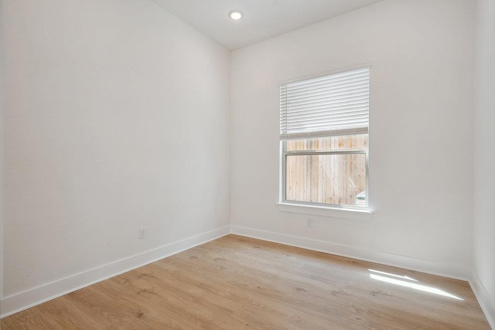 137 Tenny Ln, Kyle, TX 78640