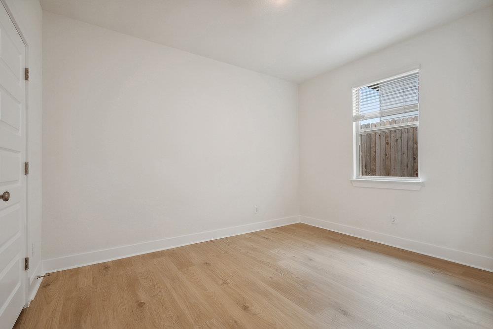 137 Tenny Ln, Kyle, TX 78640