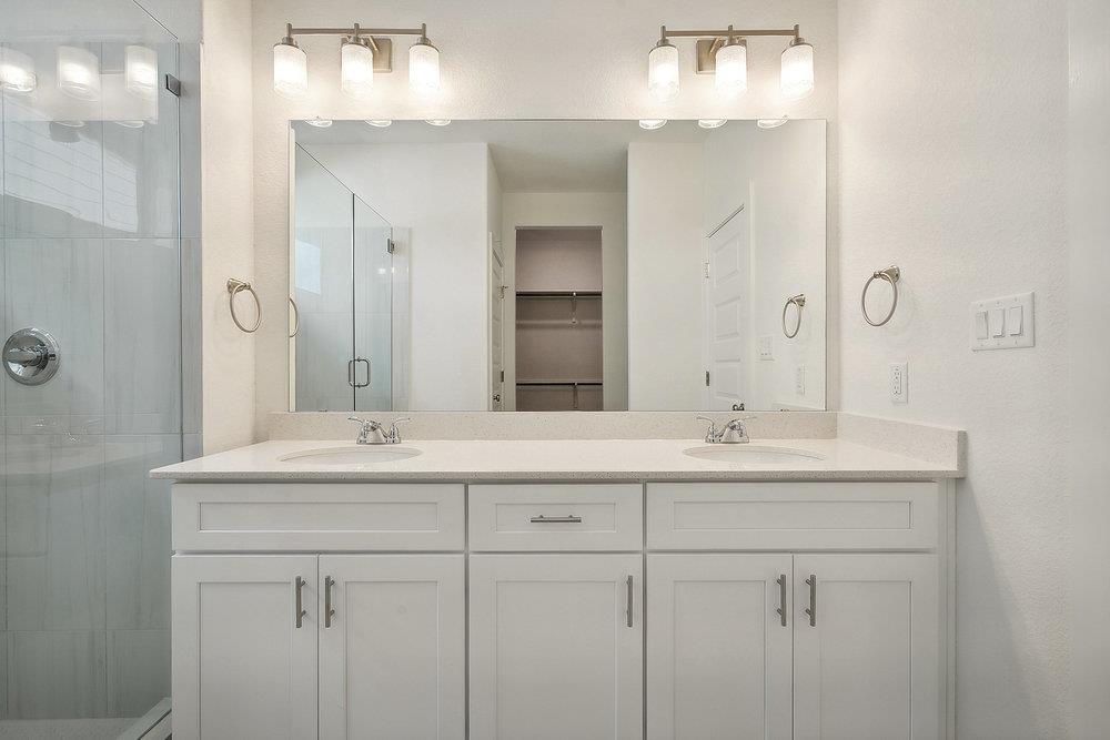 137 Tenny Ln, Kyle, TX 78640