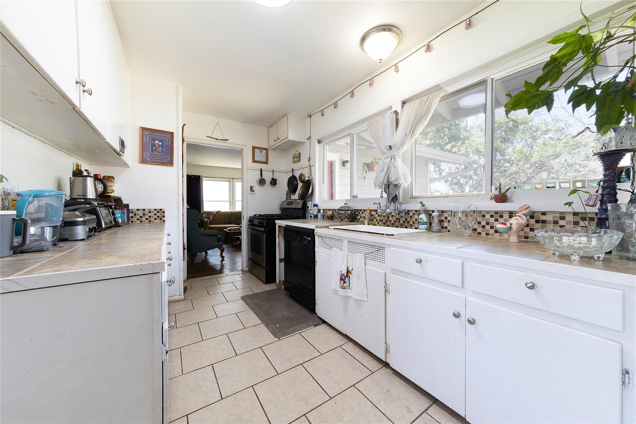 936 Cheatham St, San Marcos, TX 78666