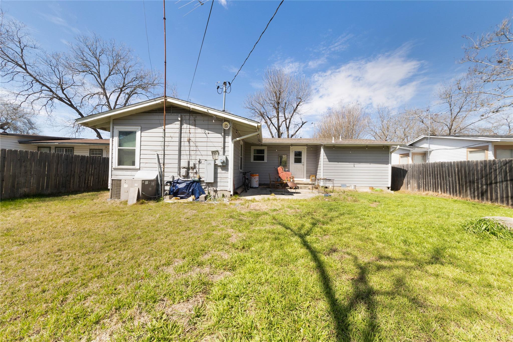 936 Cheatham St, San Marcos, TX 78666