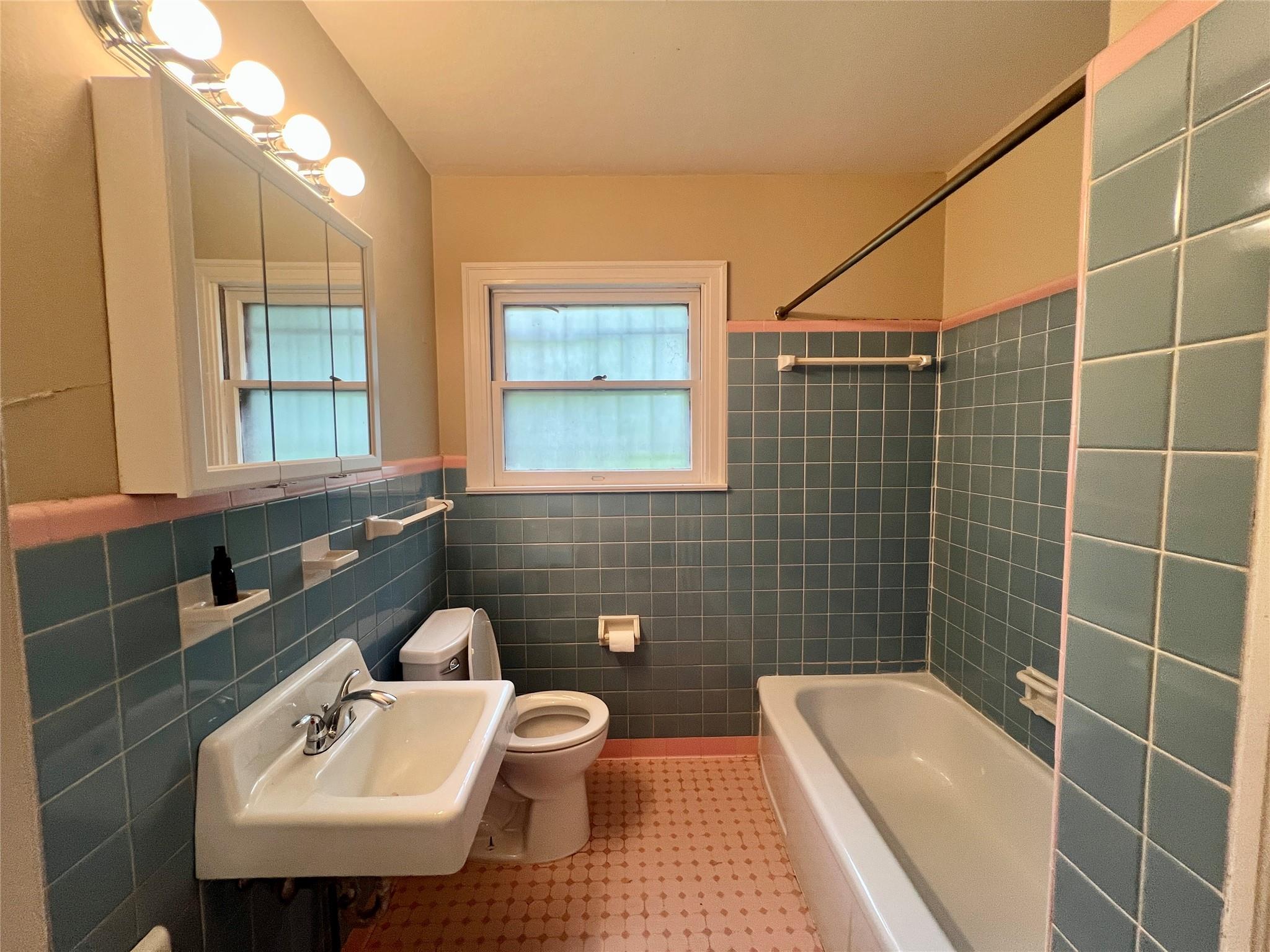 1808 E 38 1/2 St, Austin, TX 78722