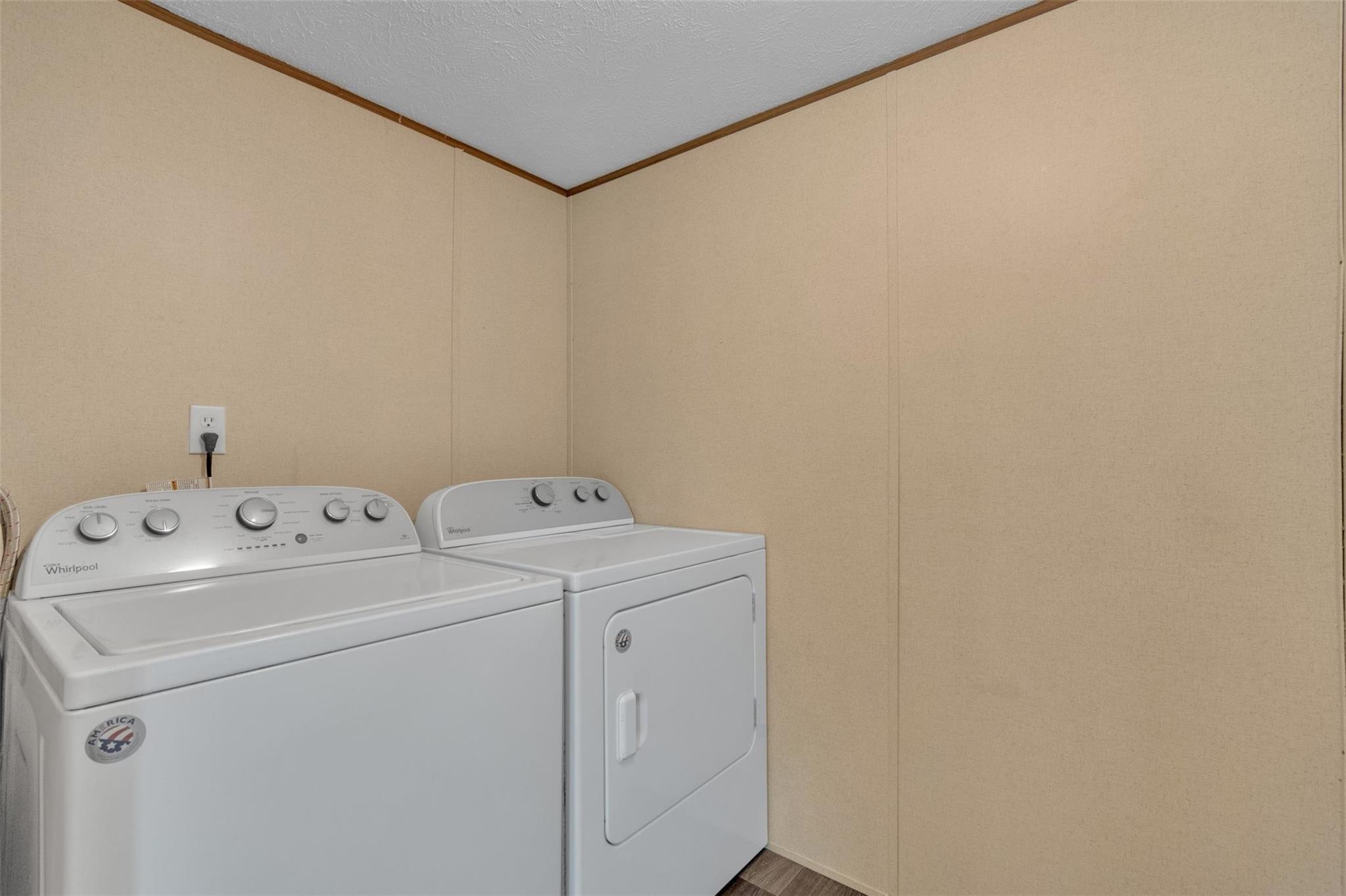 612-618 Bylerpool Rd, Kingsbury, TX 78638