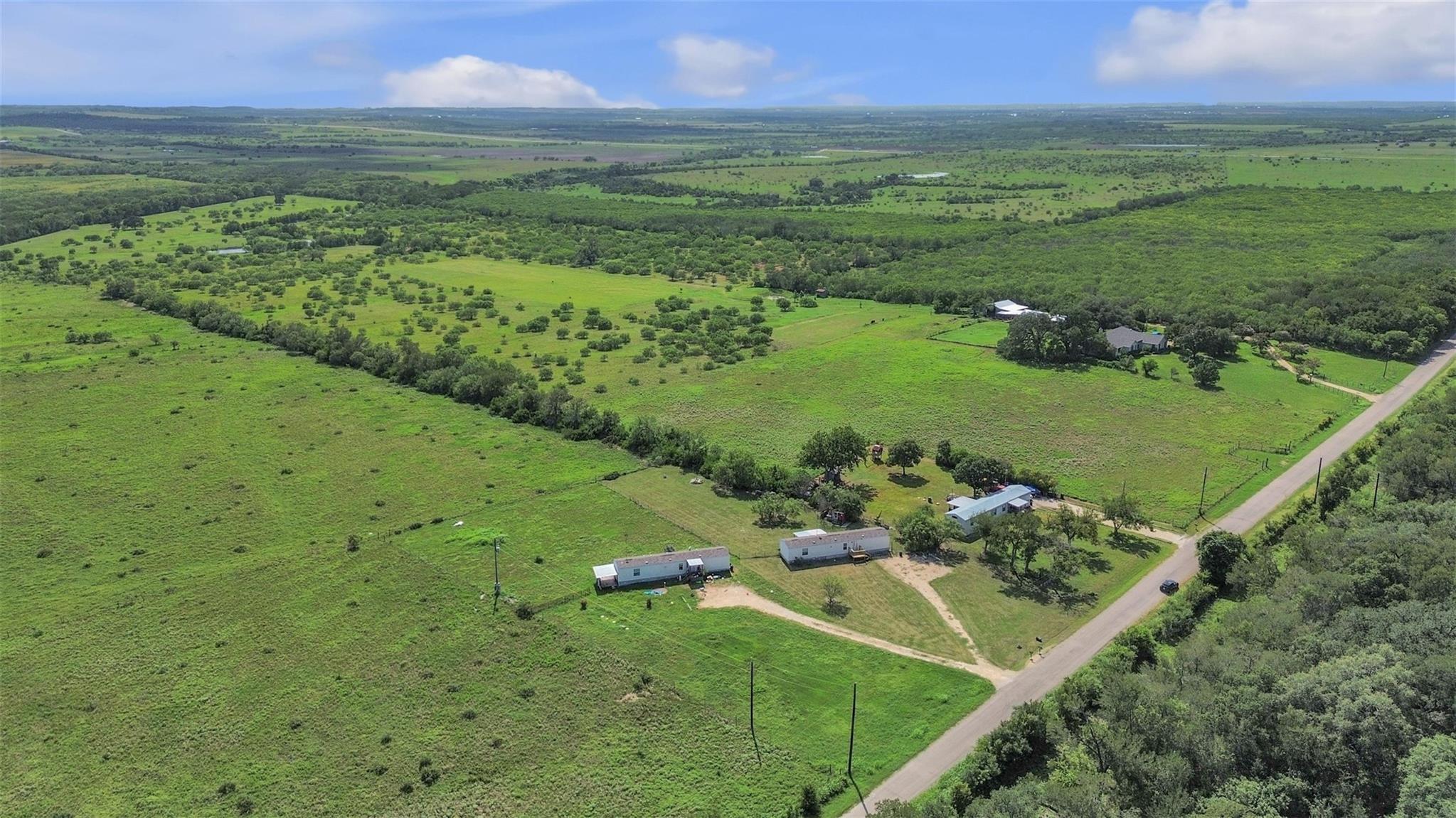 612-618 Bylerpool Rd, Kingsbury, TX 78638