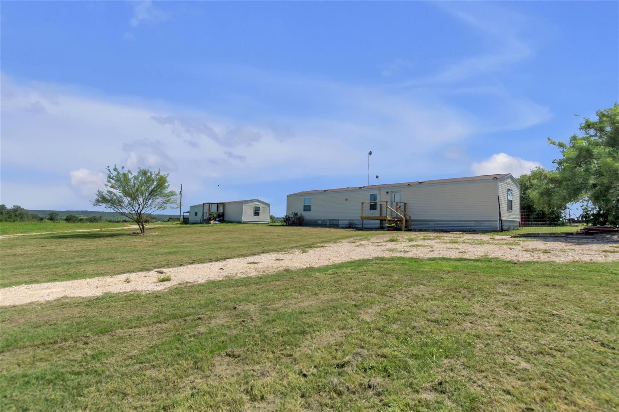 612-618 Bylerpool Rd, Kingsbury, TX 78638