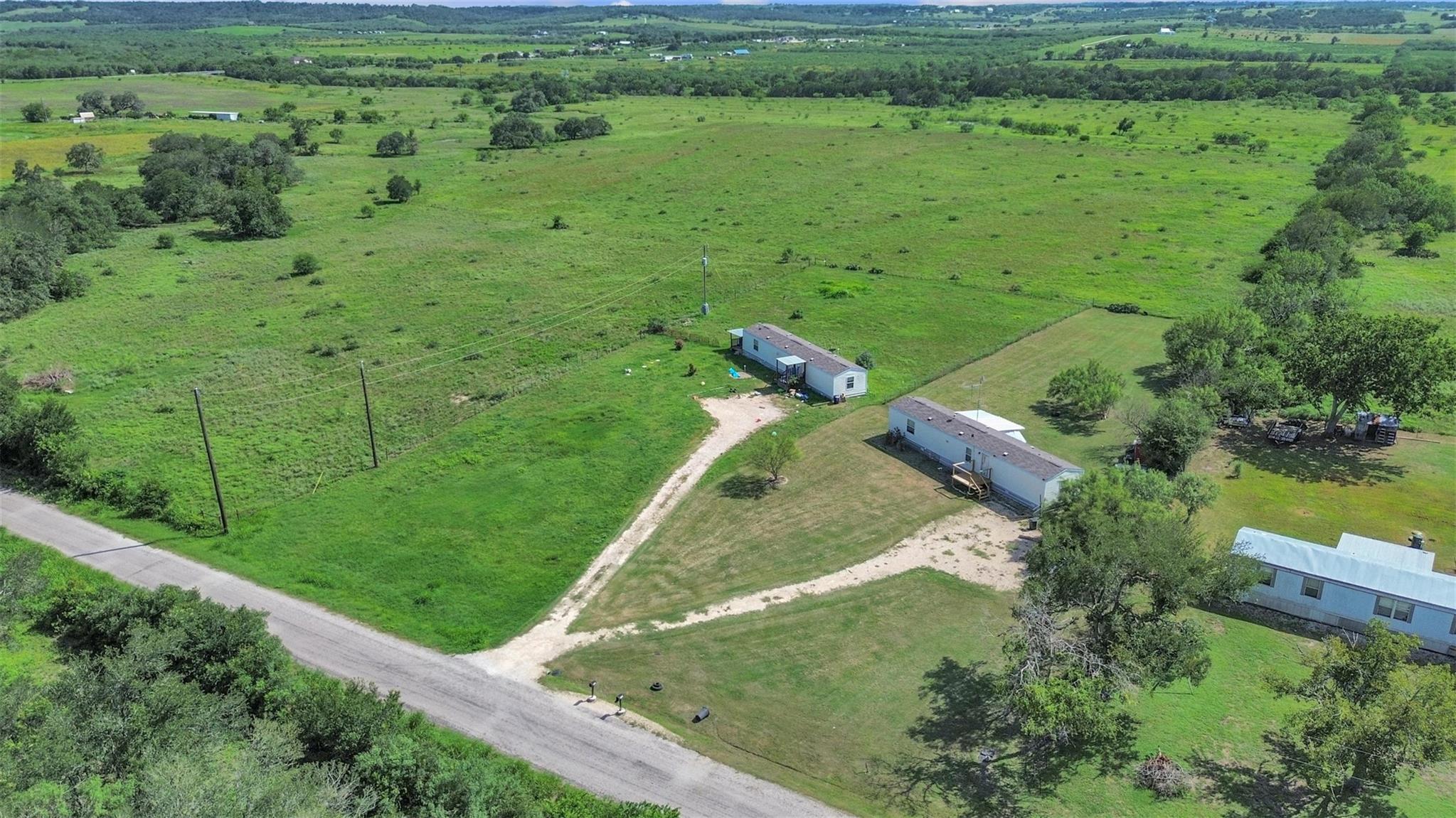 612-618 Bylerpool Rd, Kingsbury, TX 78638