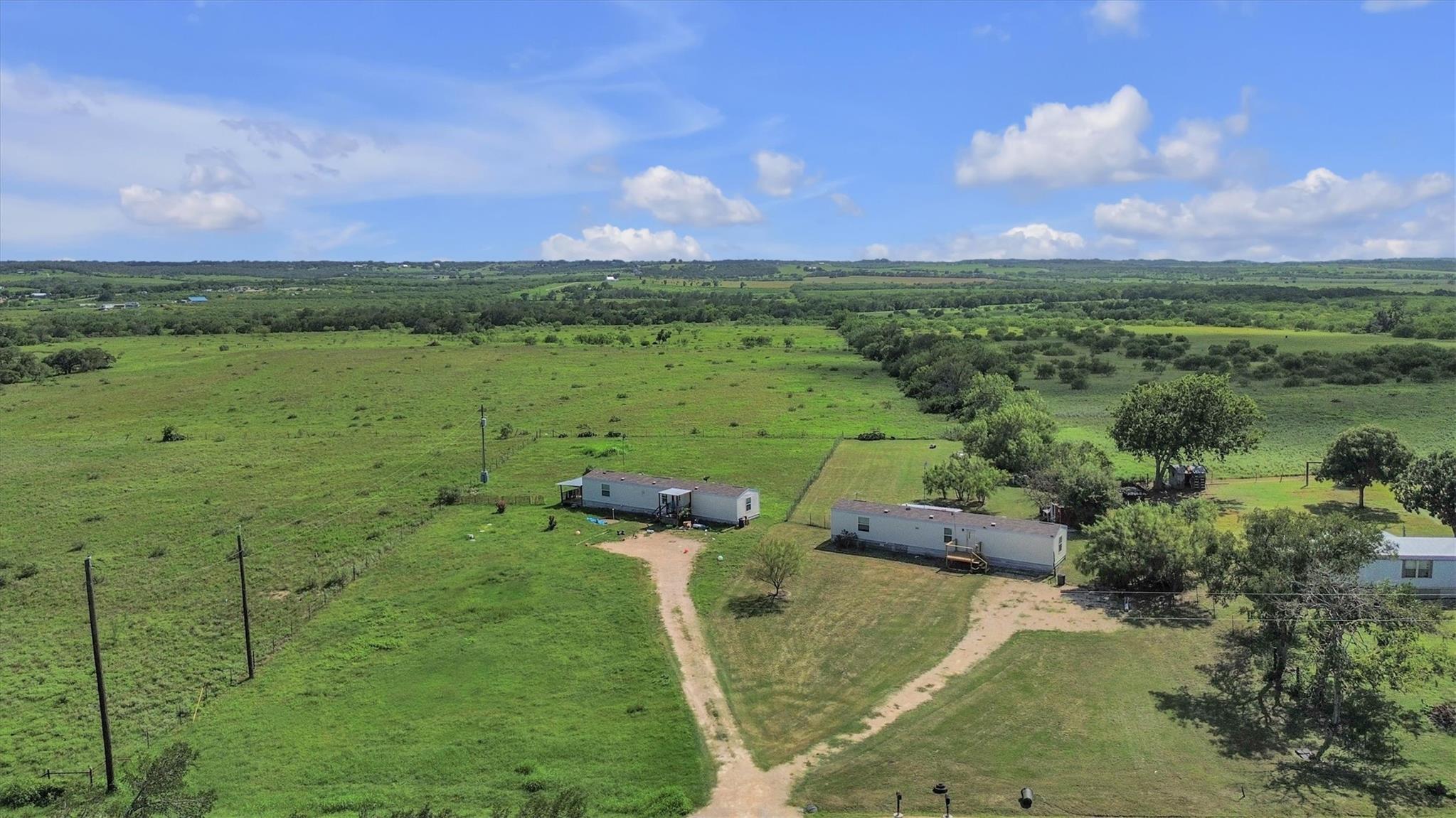 612-618 Bylerpool Rd, Kingsbury, TX 78638