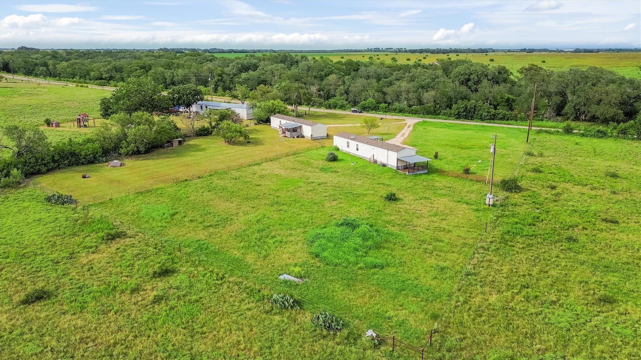 612-618 Bylerpool Rd, Kingsbury, TX 78638