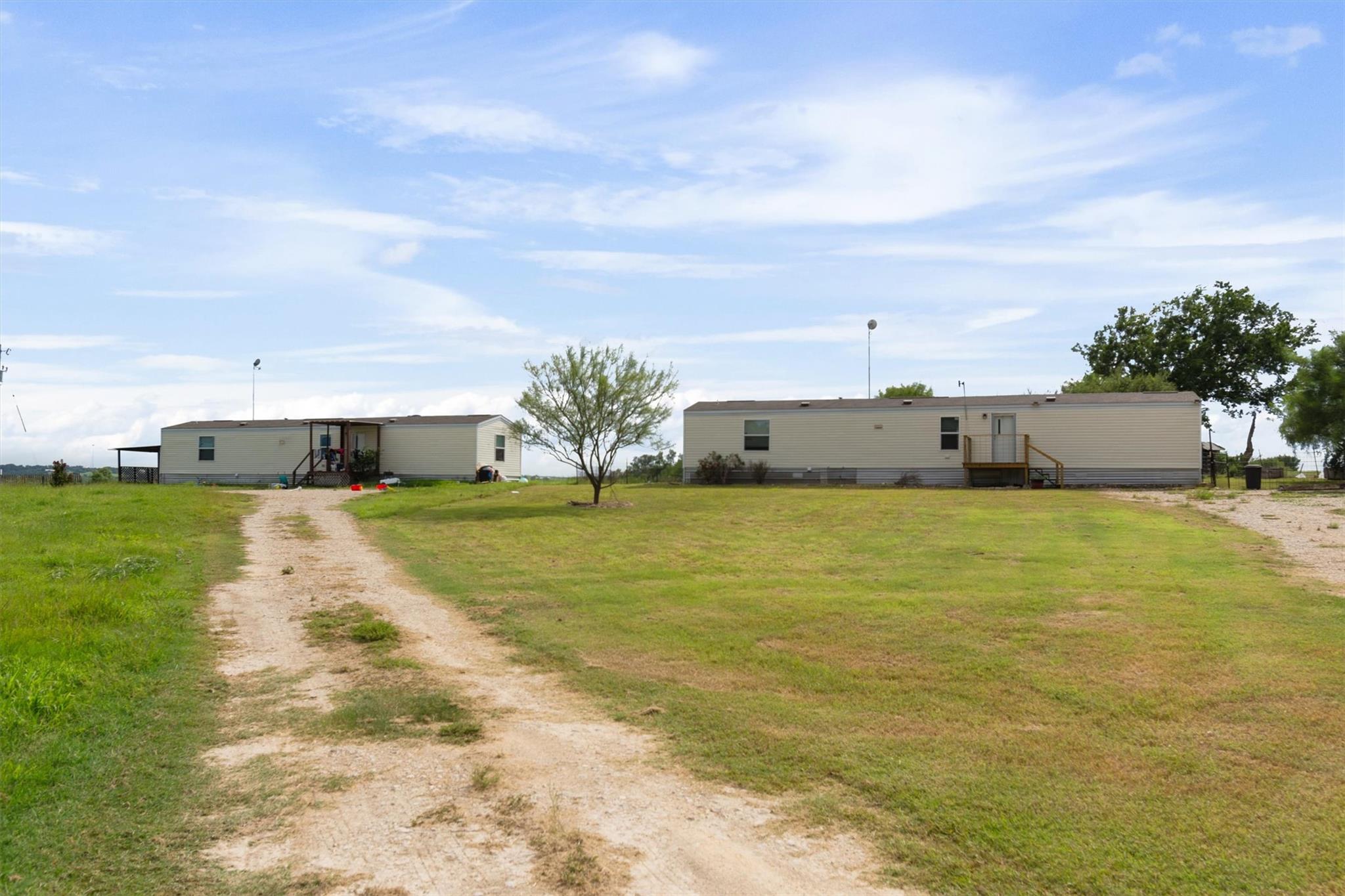 612-618 Bylerpool Rd, Kingsbury, TX 78638