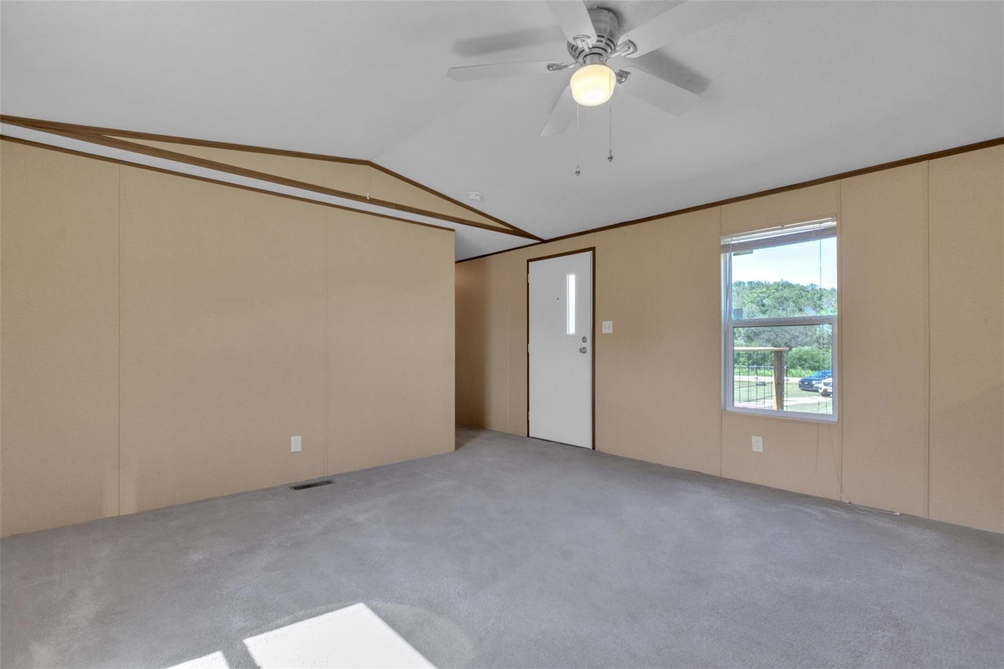 612-618 Bylerpool Rd, Kingsbury, TX 78638