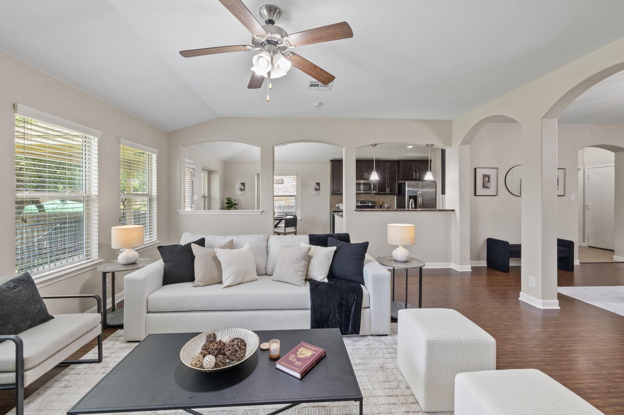 17900 Linkview Dr, Dripping Springs, TX 78620