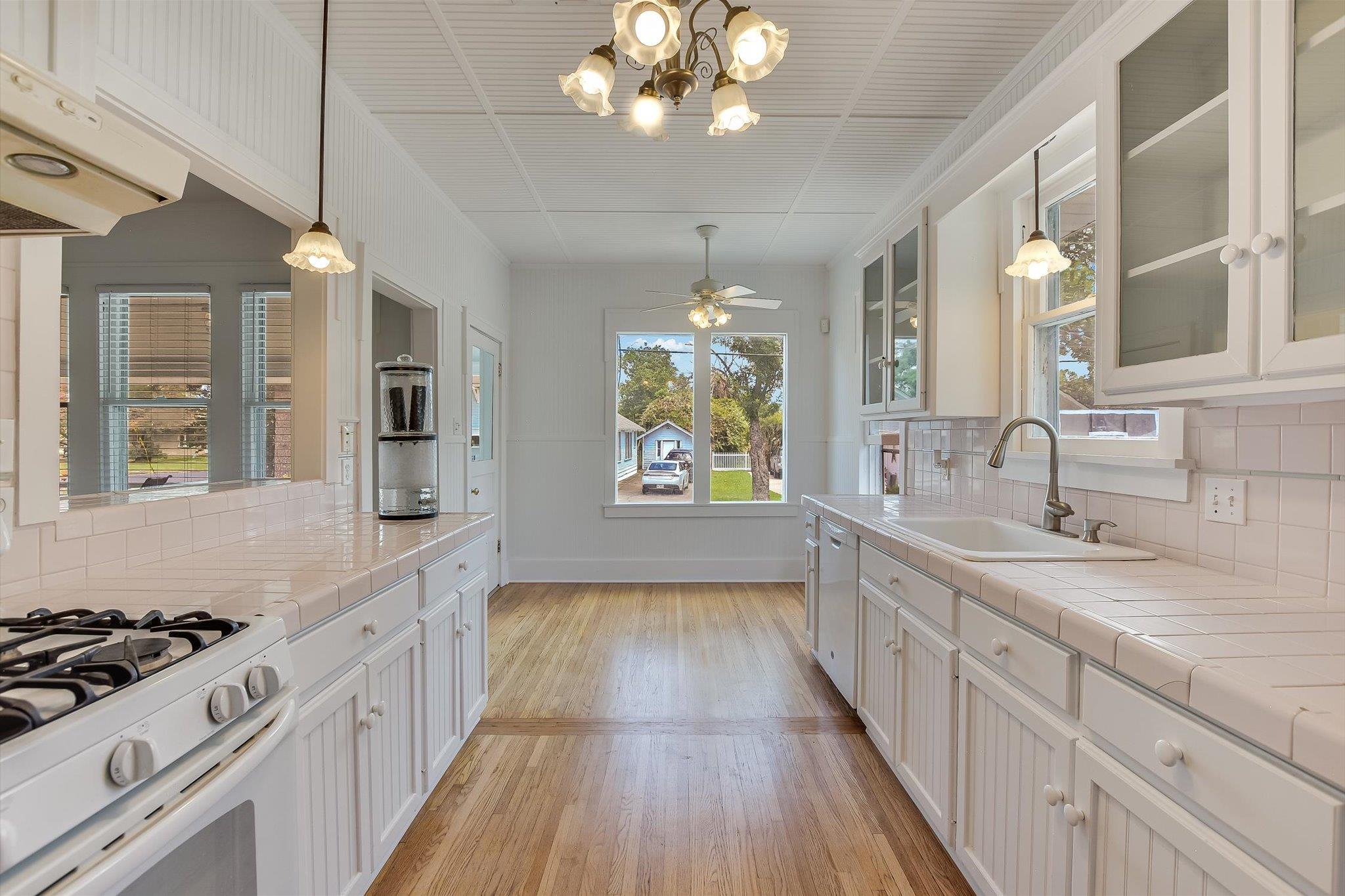 864 N Franklin St, La Grange, TX 78945