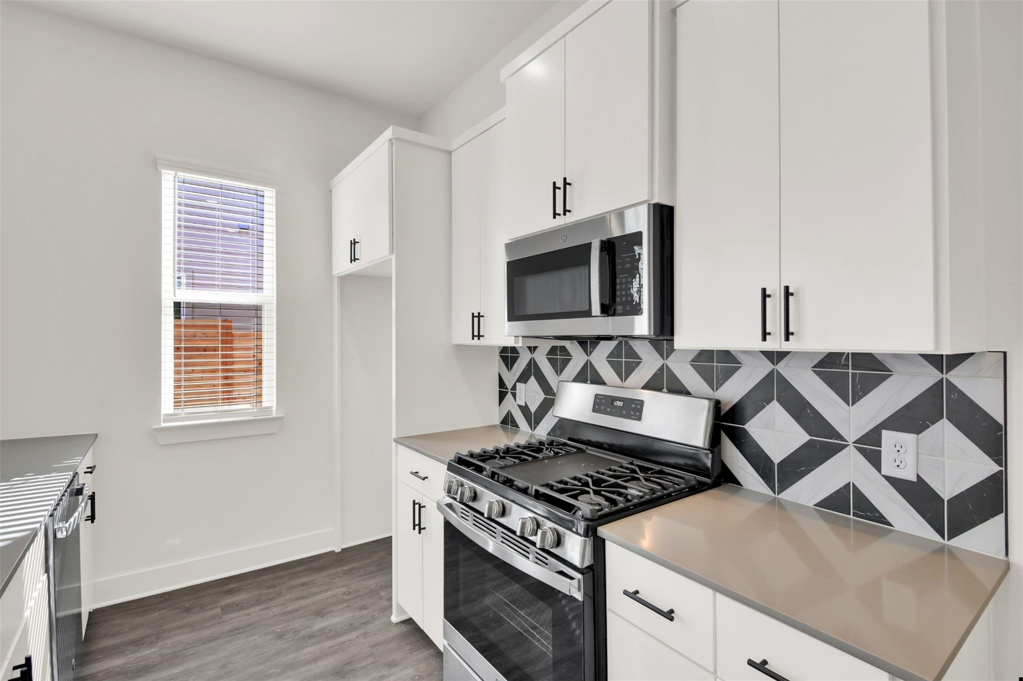 1106 Begonia Ter # 2, Austin, TX 78741