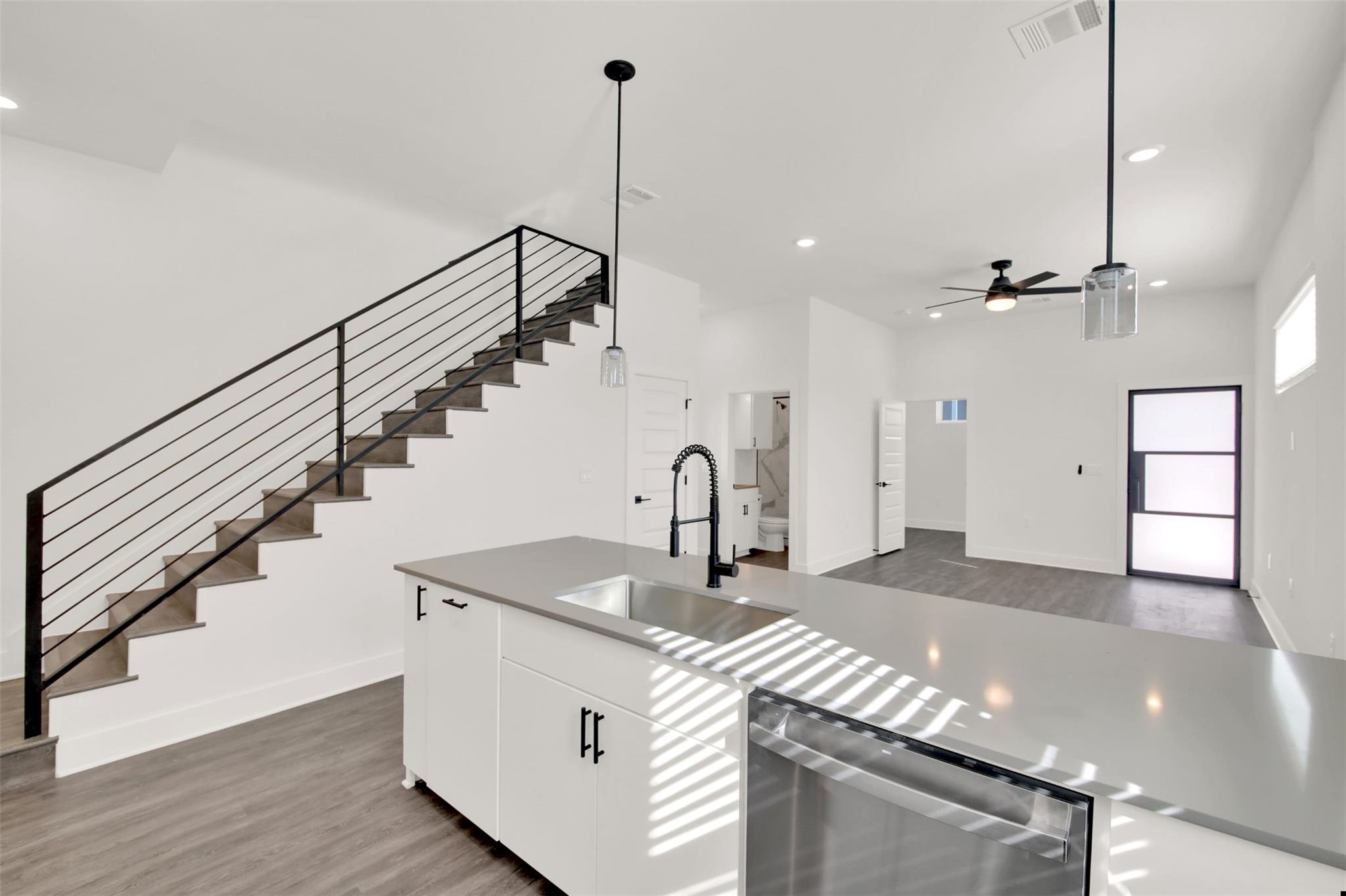 1106 Begonia Ter # 2, Austin, TX 78741