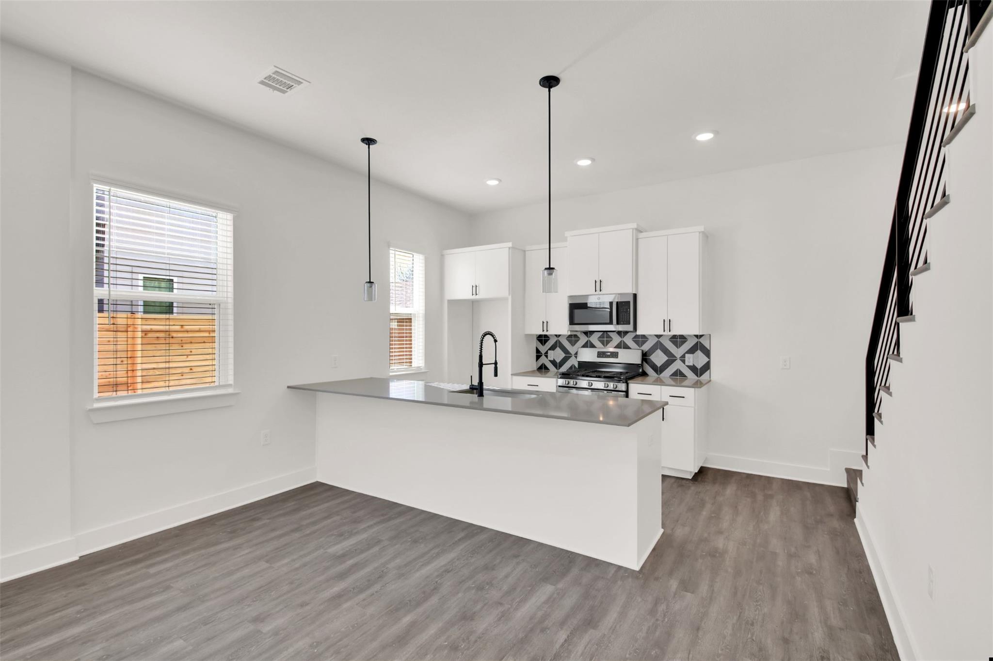 1106 Begonia Ter # 2, Austin, TX 78741