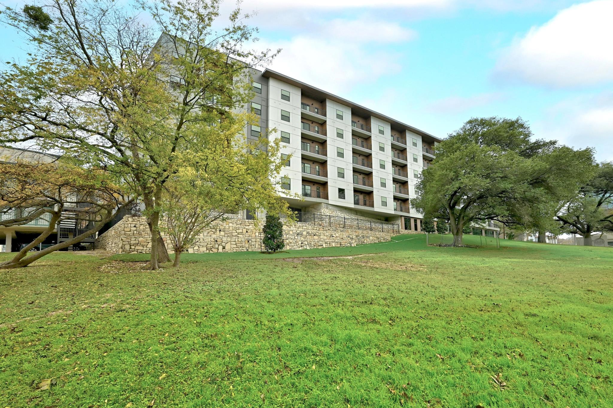 2500 Longview St # 303, Austin, TX 78705