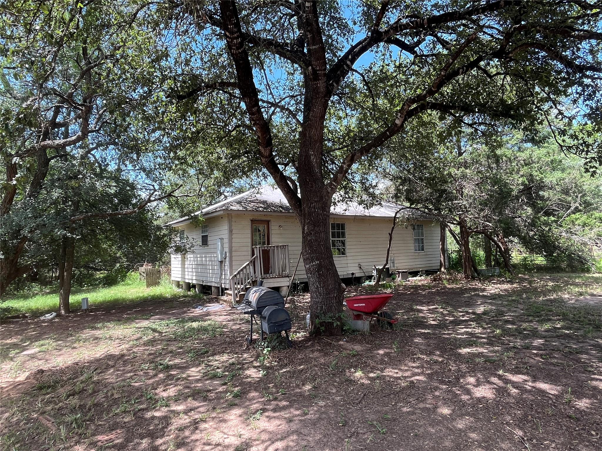 354 Lower Red Rock Rd, Bastrop, TX 78602