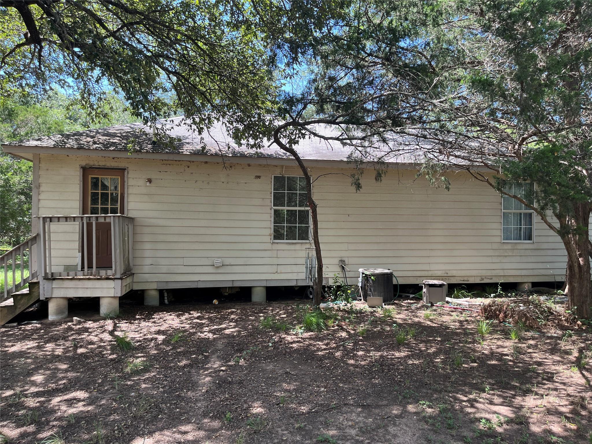 354 Lower Red Rock Rd, Bastrop, TX 78602