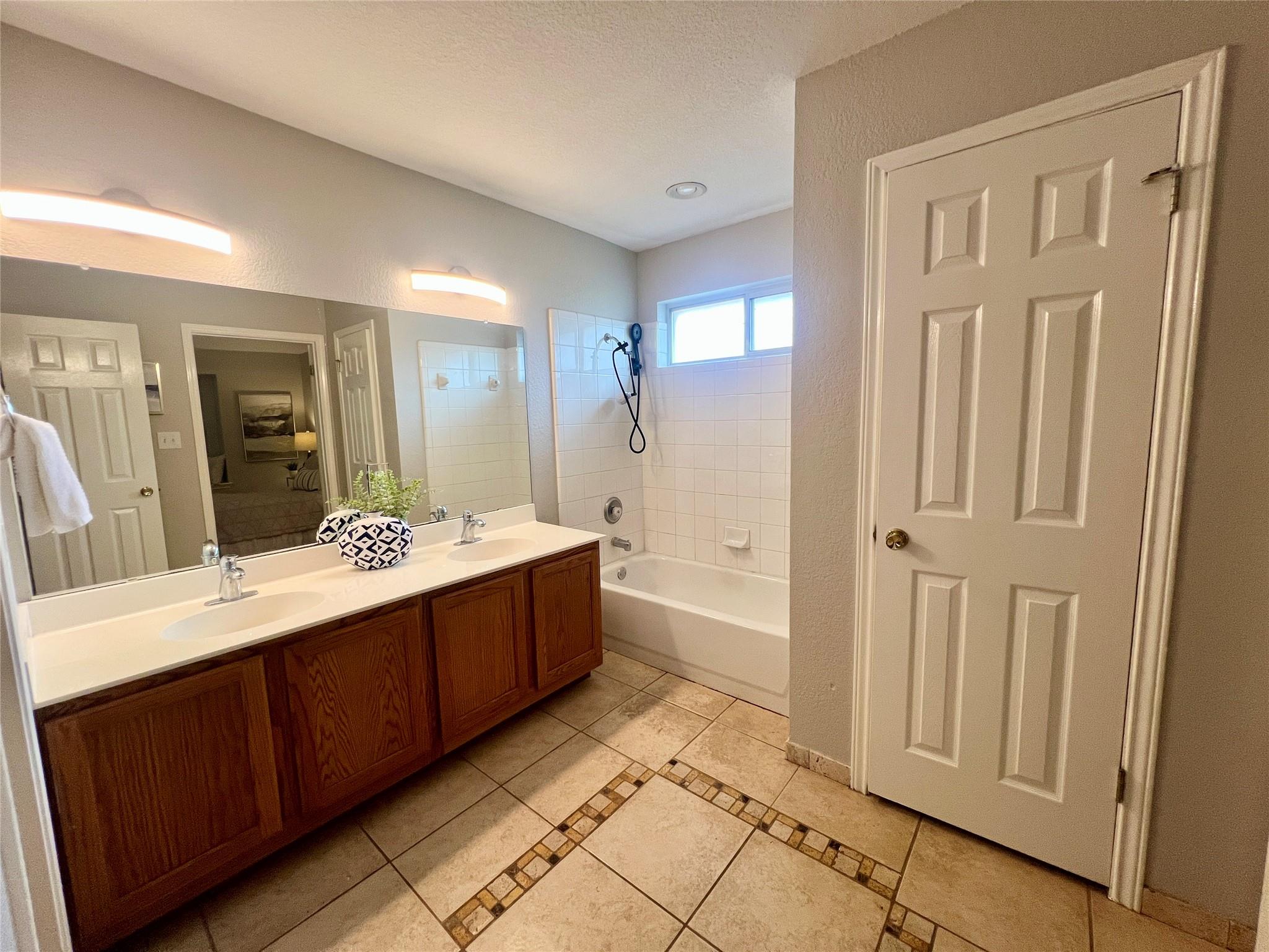 612 Thrush Dr, Leander, TX 78641