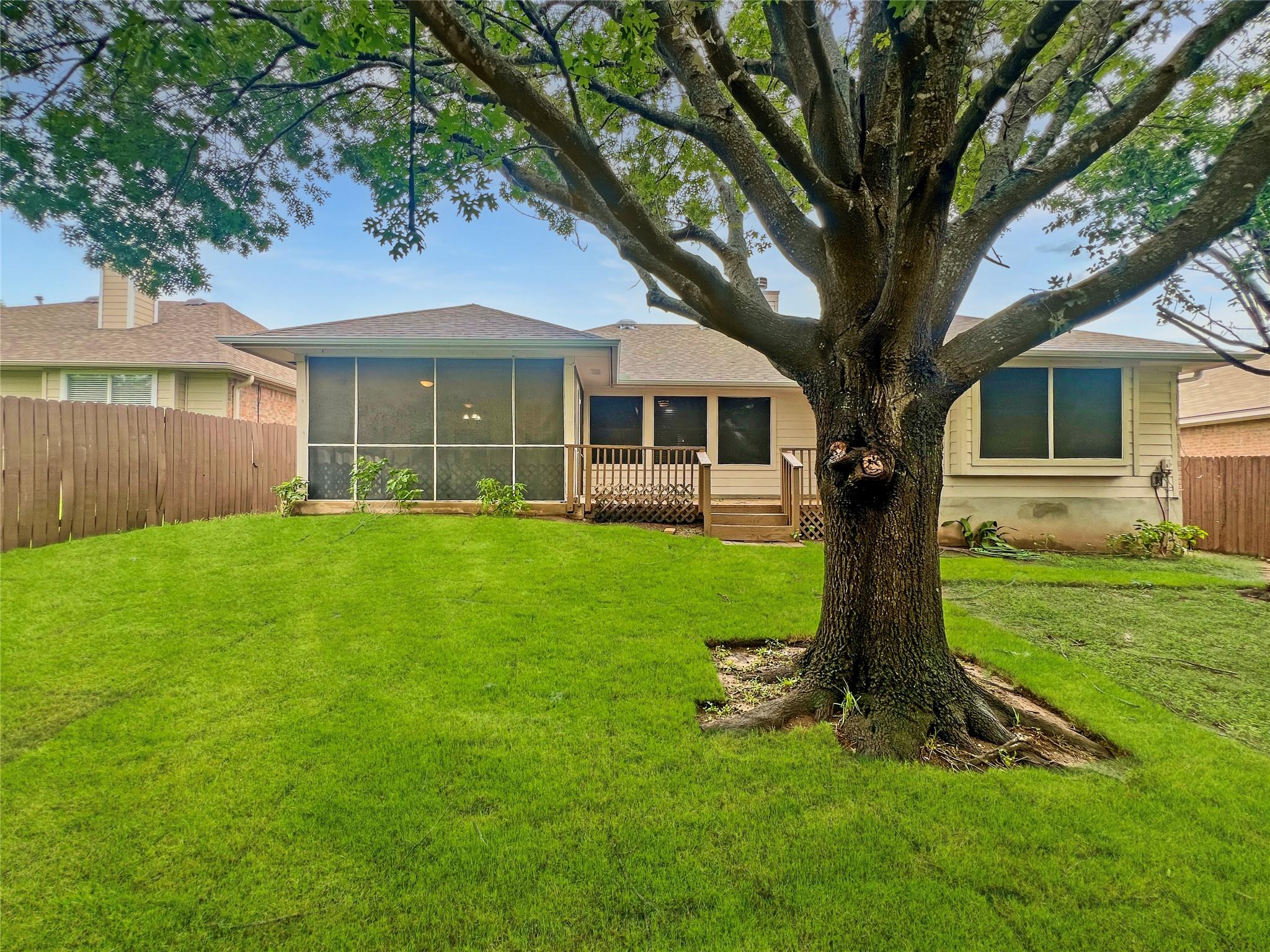 612 Thrush Dr, Leander, TX 78641