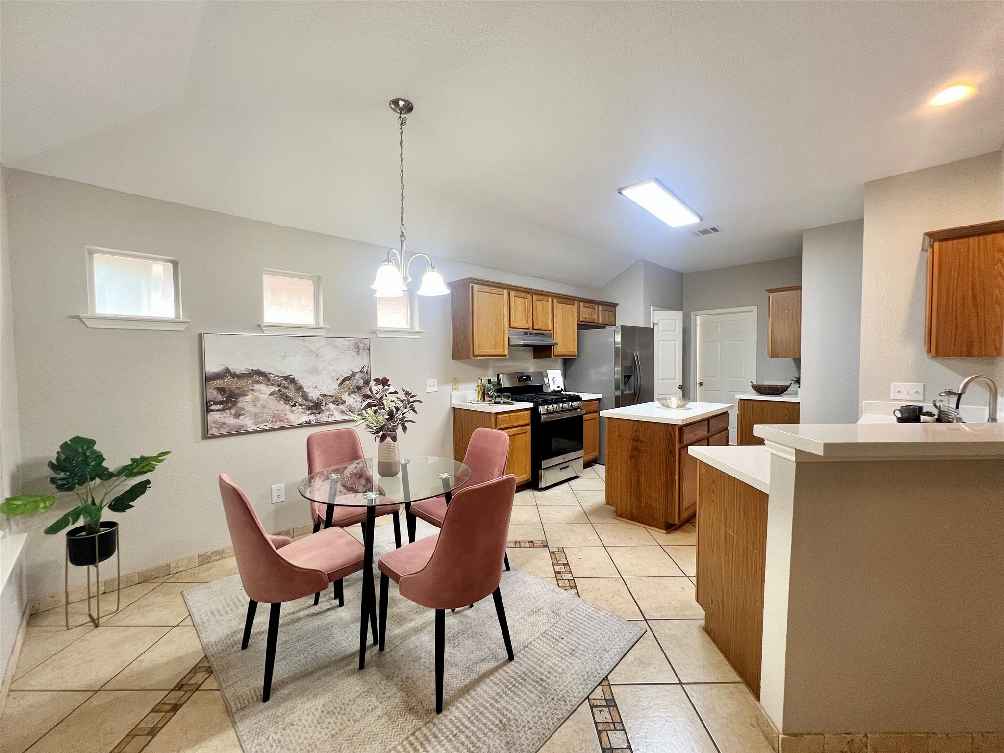 612 Thrush Dr, Leander, TX 78641